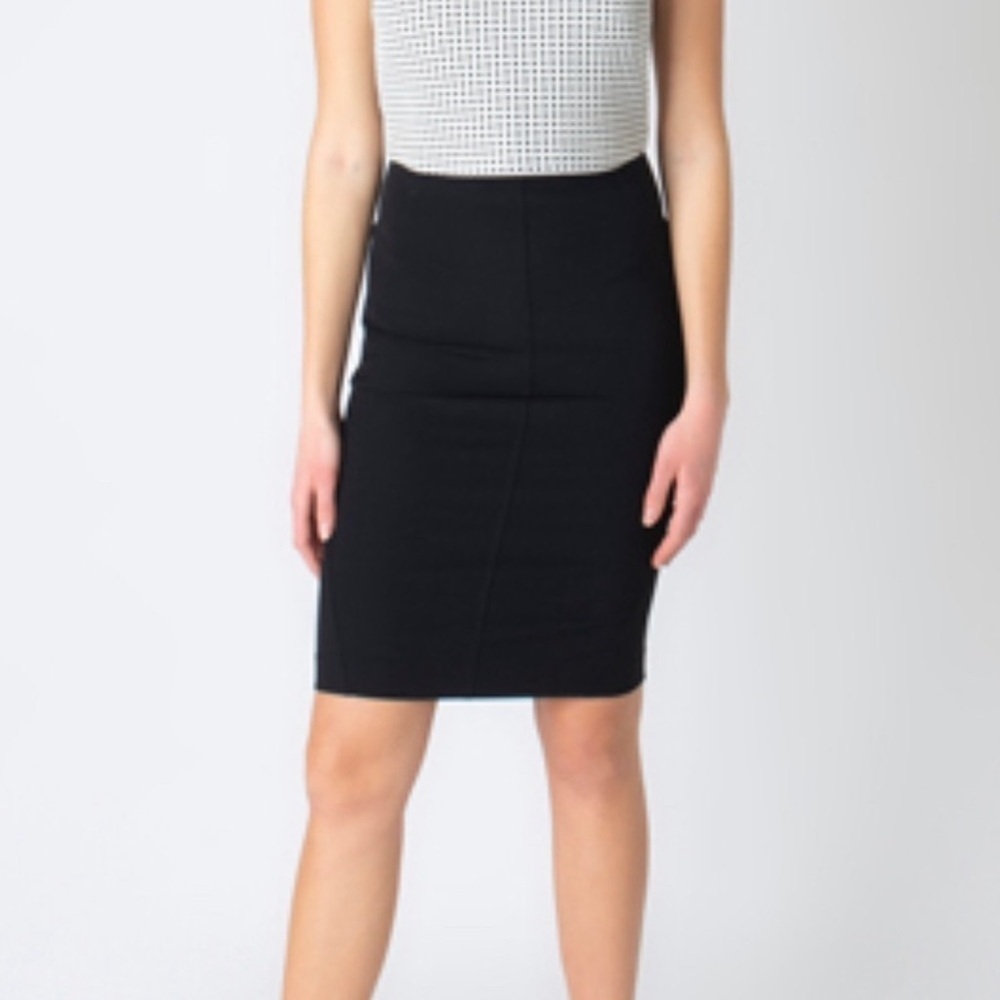 Judith & Charles Black Knee Length Pencil Skirt Size 2